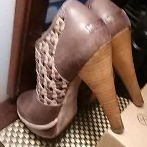 Woman's Boots
